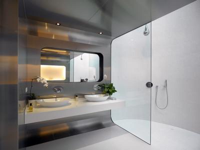 Cove Way 2, Greg Shand Architects, Modern, Bathroom, Landed, Wall Mount Sink, Glass Door, White Wall, White Floor, Mirror, Potted Plants, White Basin, Flowers, Light Fixture, Indoors, Interior Design, Room