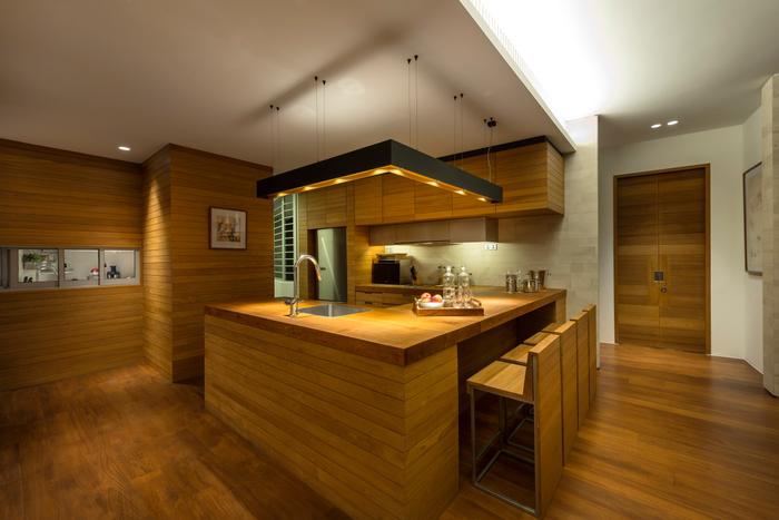 akihaus-Oceanfront-dry-kitchen-1.jpg
