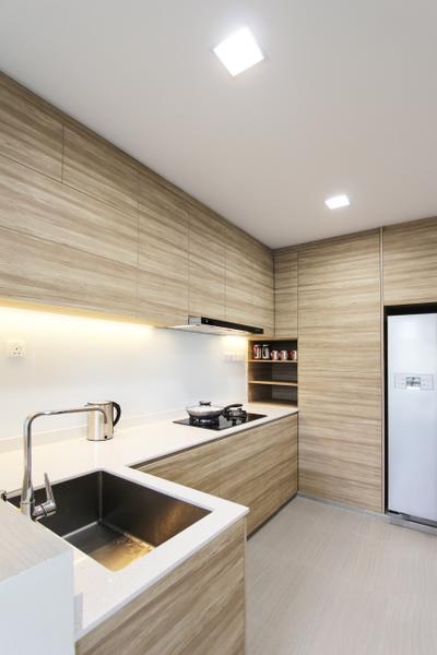 Sin Ming Plaza, Dreammetal, Contemporary, Kitchen, Condo, Recessed Lights, Wooden Flooring, Light Wood Colour, White Ceiling, White Kitchen Sink, Wooden Laminate, Wooden Shelf, Laminated Cabinets, Indoors, Interior Design