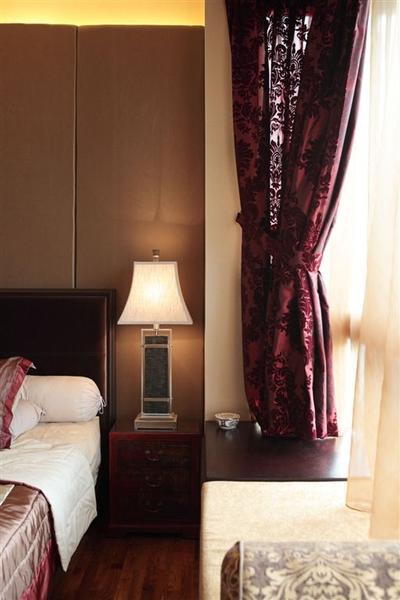 Mounbatten Riveredge, Free Space Intent, Vintage, Bedroom, Condo, Velvet, Lamp, Indoors, Interior Design, Room