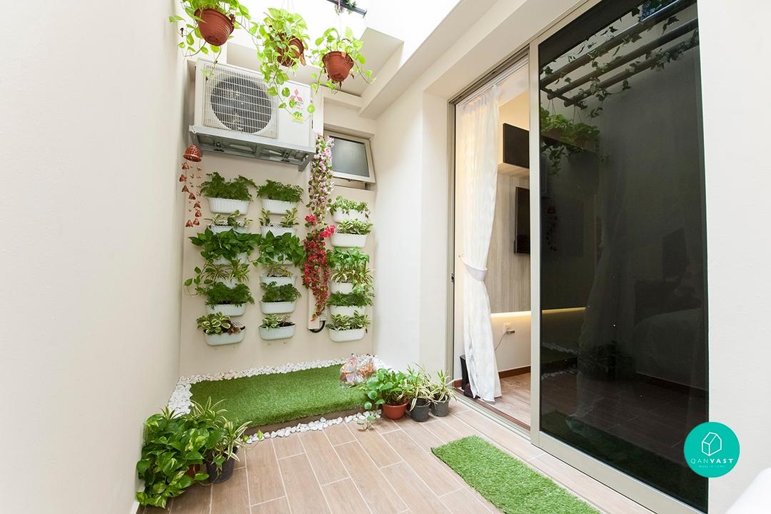 Smart planters for indoor gardening
