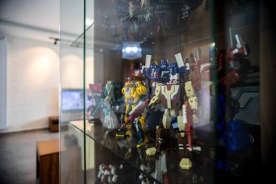 Punggol Place, Schemacraft, , Living Room, , Display Cabinet, Glass Cabinet, Collector Items, Robot