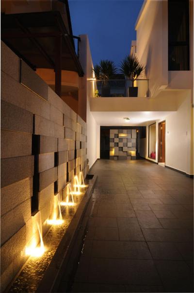 Jalan Jermin, The Orange Cube, Modern, Balcony, Landed, Exterior, Outdoor, Tile, Tiles, Tv Feature Wall, Water Feature, Fountain, Stone Wall, Pebbles, Inground Lighting, White, Feature Wall, Corridor