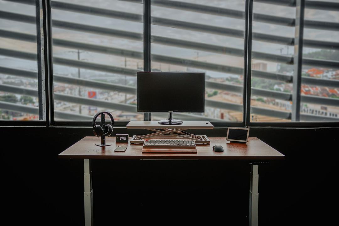 EVIS Smart Desk