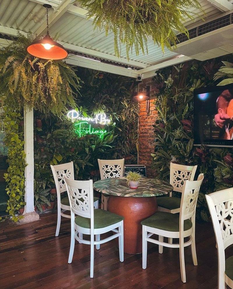garden themed cafe