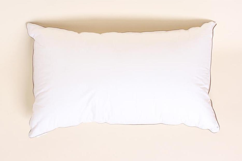 Oak & Sand Luxury Hotel Pillows 1