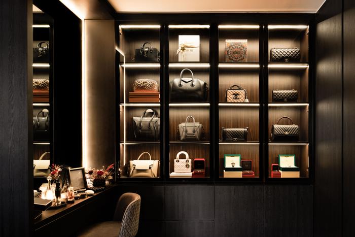 4-room BTO luxury bag display design ideas
