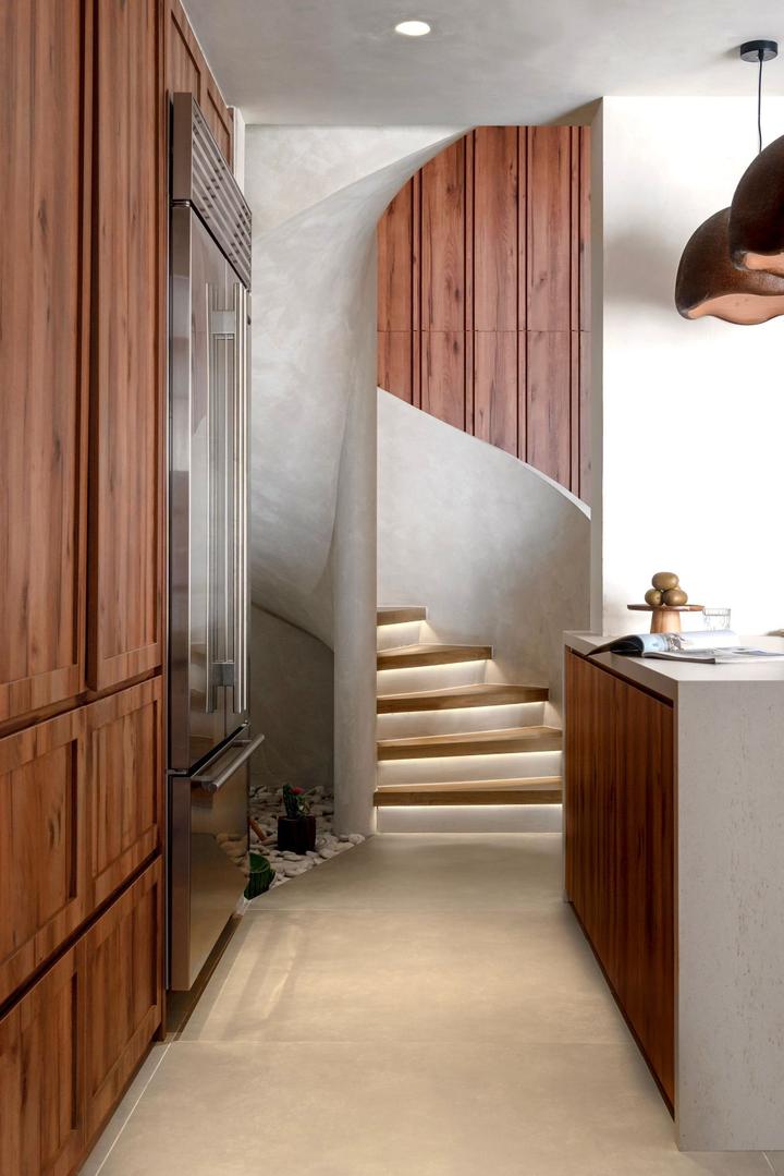 Holland Road cluster home staircase design